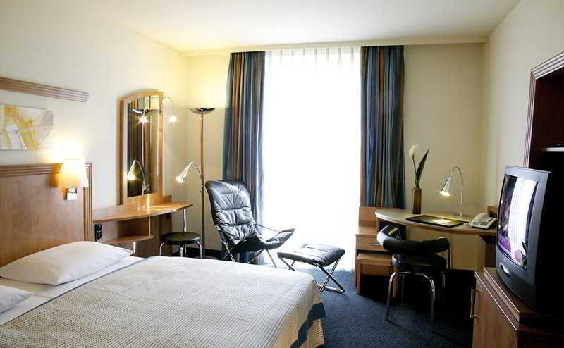 Nh Hamburg Horner Rennbahn Hotel Exterior foto